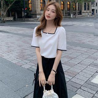 Short-sleeve Square Neck Contrast Trim T-shirt