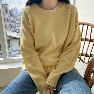 V-neck Dip-back Perforated Knit Top