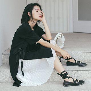 Set: Plain Bow Accent Short Sleeve T-shirt Dress + Plain Pleated Dress