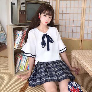 Tie Neck Elbow-sleeve T-shirt / Plaid Pleated Skirt
