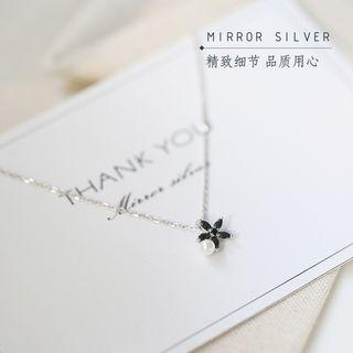 925 Sterling Silver Faux Pearl Flower Necklace 925 Silver - Black Flower - Silver - One Size