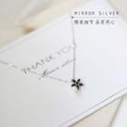925 Sterling Silver Faux Pearl Flower Necklace 925 Silver - Black Flower - Silver - One Size