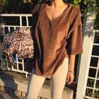 U-neck Round-hem Velvet T-shirt