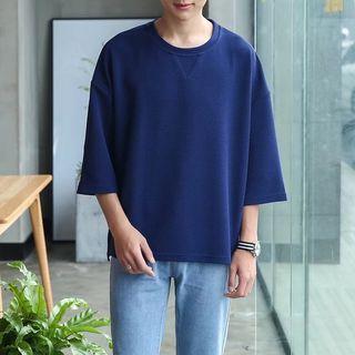Slit-side Lettering Elbow Sleeve T-shirt