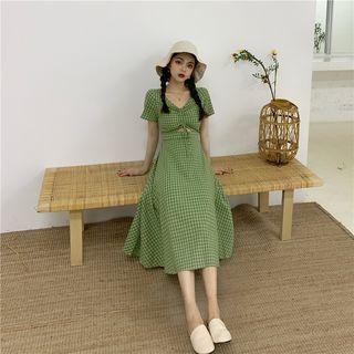 Short-sleeve Midi A-line Plaid Dress Green - One Size