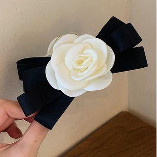 Flower Hair Claw Black & White - One Size
