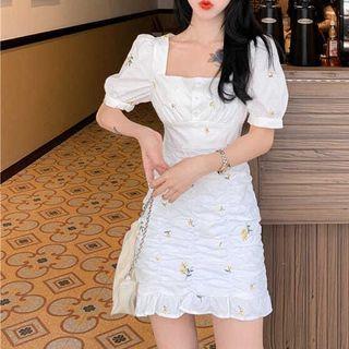 Short-sleeve Flower Embroidered Mini Sheath Dress