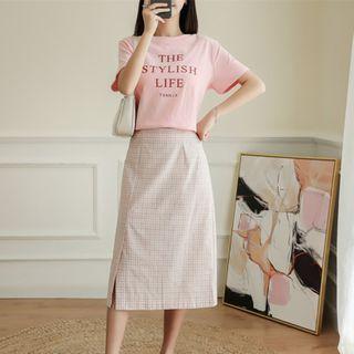 Set: Lettering Short-sleeve T-shirt + Plaid Midi Straight-fit Skirt