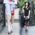 Embroidered Capri Leggings