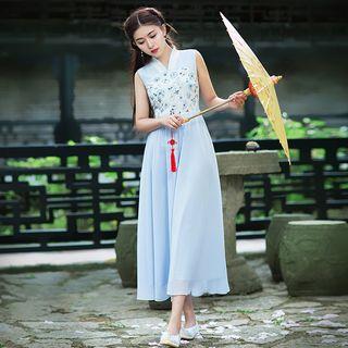 Sleeveless V-neck Floral Dress