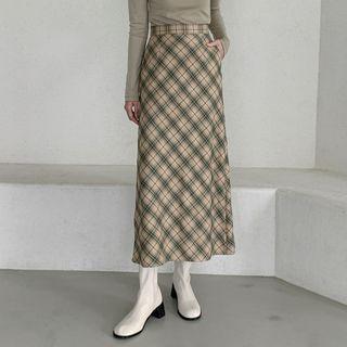 Pocket-side Maxi Plaid Skirt