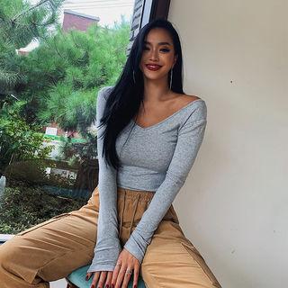 Deep V-neck M Lange Top