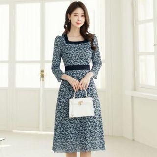 Square-neck Contrast-trim Lace Dress