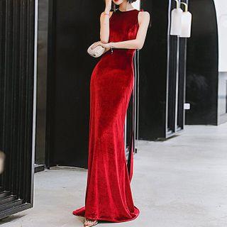 Halter-neck Velvet A-line Evening Gown