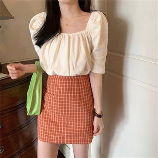 Short-sleeve Plain Square-neck Knit Top