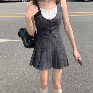 Sleeveless Mock Two-piece Striped Blouse / Mini Pleated Skirt