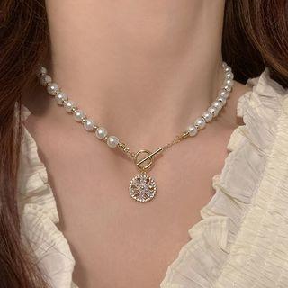 Flower Rhinestone Pendant Faux Pearl Choker White & Gold - One Size