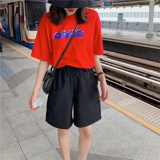 Flower Print Elbow-sleeve T-shirt / Plain Wide-leg Shorts