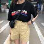 Lettering Elbow Sleeve T-shirt / Plain Pocketed Shorts