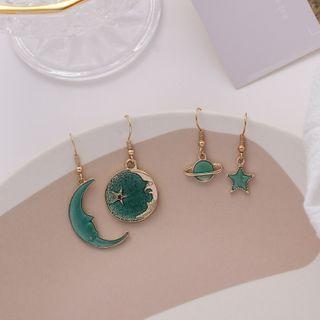 Non-matching Planet / Moon / Star Dangle Earring