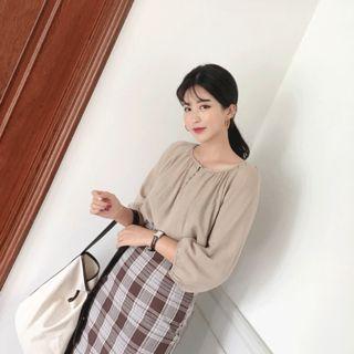 Puff-sleeve Round-neck Top