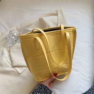 Plain Shoulder Bag With Pouch