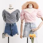 Puff-sleeved V-neck Cropped Top