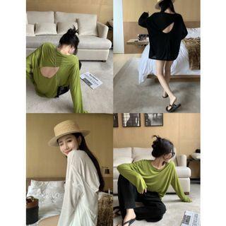 Loose-fit Open-back Light T-shirt