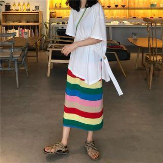 Plain T-shirt / Rainbow Skirt