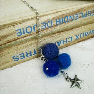 Felt Ball Ball & Star Necklace(blue)