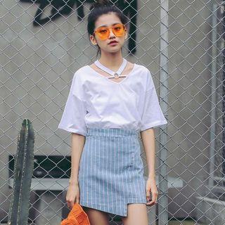 Cutout Short Sleeve V-neck T-shirt