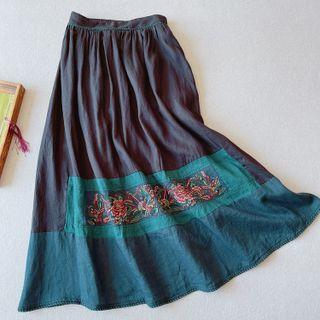 Floral Embroidered Two-tone Midi A-line Skirt
