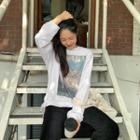 Slit-hem Graphic Print T-shirt