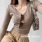 Deep V-neck Slim-fit Crop Knit Top