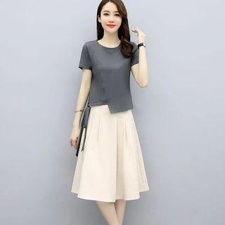 Set: Short-sleeve Drawstring T-shirt / Plain Flare Skirt