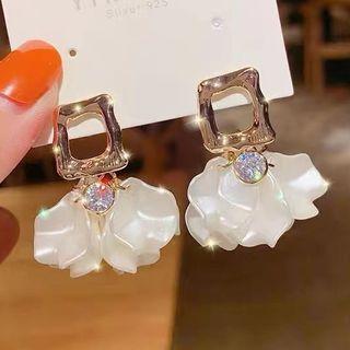 Floral Drop Earring White - One Size