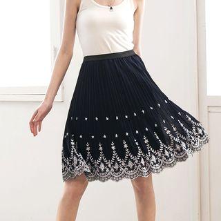 Embroidered Pleated Skirt