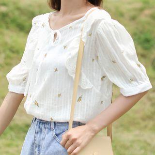 Eyelet Lace Trim Floral Short-sleeve Blouse White - One Size