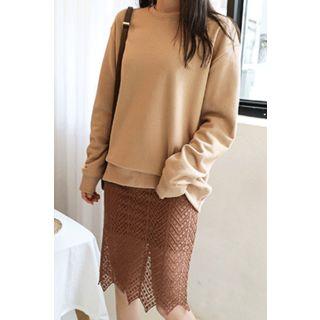 Crew-neck Plain Sweatshirt