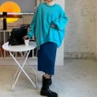 Open Back Oversized Sweatshirt / Back-slit Midi A-line Skirt