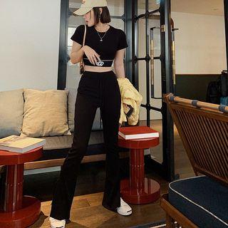 Cropped Camisole Top / Short-sleeve T-shirt / Boot-cut Pants