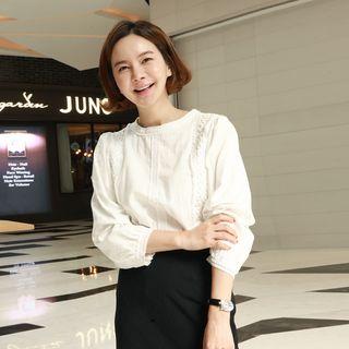 Keyhole-back Laced Blouse
