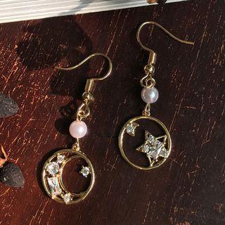 Asymmetric Rhinestone Moon-and-star Drop Hook Earring 1 Pair - Gold - One Size