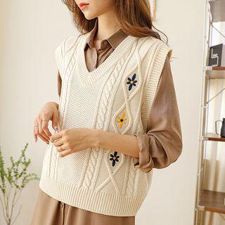 V-neck Flower Cable-knit Vest