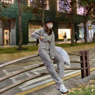 Set: Cropped Hoodie + Band-waist Sweat Pants