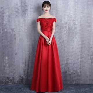 Off-shoulder Flower Applique Short-sleeve Evening Gown