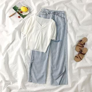 Sweetheart Neckline Short-sleeve Knit Top / Distressed Wide-leg Jeans