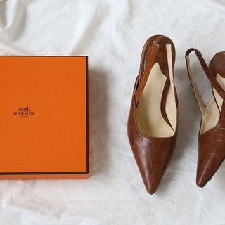 Croc-grain Patterned Sling-back Pumps
