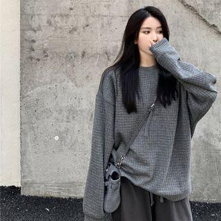 Crewneck Plaid Sweatshirt / Straight-cut Pants