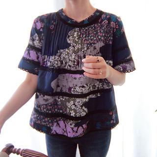 Patterned Pintuck-detail Top